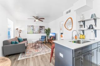 Prime East Downtown 1BR Cozy Suites Next to Bars and Restaurants - Austin - 1