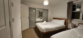 Sun Gardens Retreat- can sleep 10 with 4 Double Beds & 2 sofa beds - 4
