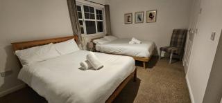 Sun Gardens Retreat- can sleep 10 with 4 Double Beds & 2 sofa beds - 7