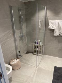 1 bedroom apartment with seaview 5 minute walk to city centre! - 2