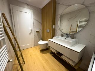 Cozy Elegant Stay with Mountain Views & Parking - Brasov - 2
