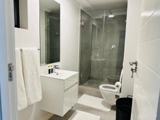 Luxe Newlands Peak apartment 504 - 6