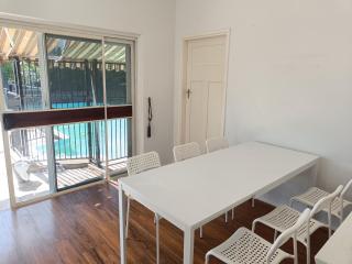 Spacious Queen Room in Carlingford with Pool - C2 - Sídney - 7
