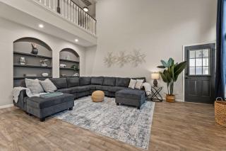 Gorgeous 6BR 3 5 Bth Home with Pool and Game Room - Deer Park - 6