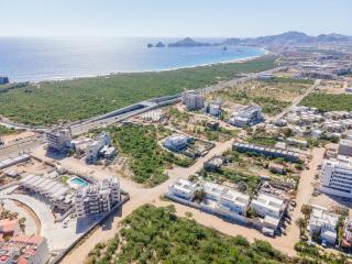 Stunning 2 bedroom, 2 bathroom condo just a 5 minute drive to the beach - Cabo San Lucas - 9