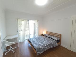 Queen Room in Cozy Carlingford Home with Pool - C4 - Sídney - 0