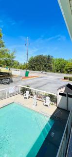 Country Hearth Inn & Suites Augusta - Augusta - 5