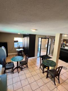 Country Hearth Inn & Suites Augusta - Augusta - 6