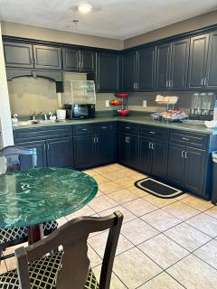 Country Hearth Inn & Suites Augusta - Augusta - 8