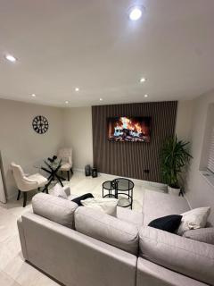 The Vanilla Villa - Kingshurst - 0