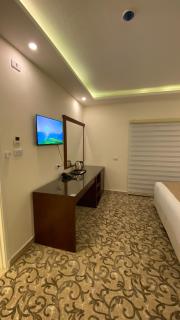 Eighth Wonders Hotel - 6
