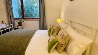 Stylish Garden Flat Near Loch Ness - 2