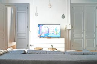 LeRelaisdOdile1 - Appart Luxe - Idéal Couple & PRO - Hyper Centre - Valenciennes - Tramway - ParkingPossible - Entrée Autonome - 1