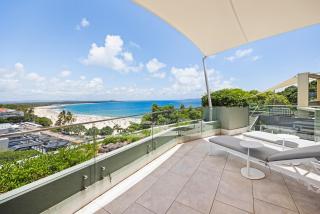 Hastings Park: Modern, Ocean View Retreat - Noosa Heads - 2