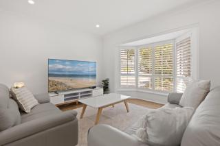 Stylish 3-Bed House Close to Attractions - 0