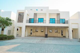 White Villa By the Sea - Fudschaira - 4