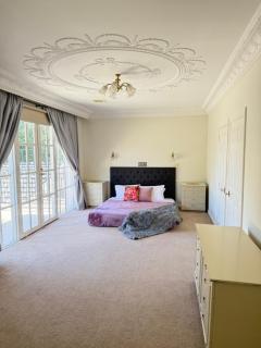 Stunning White House Luxury Retreat In Templestowe - 9