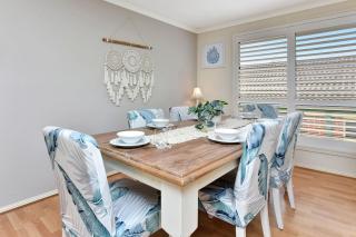 Harry and Rosie's Beach House - Corlette - 2