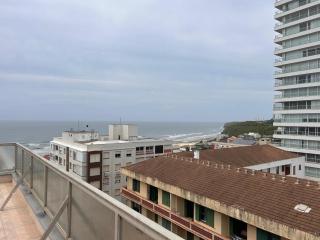 Apartamento cobertura com Vista para o Mar - 0
