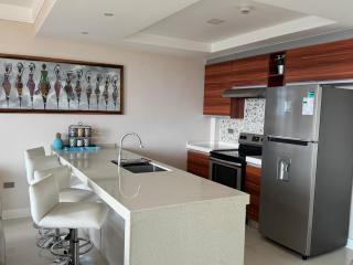 Penthouse Suite at 20 South - Suite 907 - 1