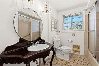 Grandma's Fun 5BR House - Heated Indoor Pool - Sterling Heights - 1