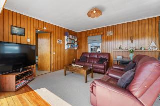 Kiwi Beach Bach - Waihi Beach Holiday Home - 8