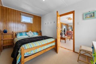 Kiwi Beach Bach - Waihi Beach Holiday Home - Waihi Beach - 1
