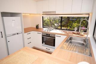 Waterlily Tinyhouse - Clothiers Creek - 3