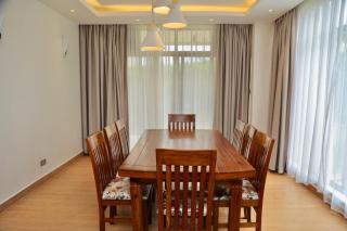 Luxury Lakeside Villa Gated - 7