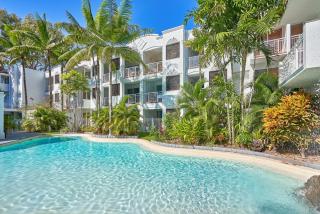 Absolute Beachfront One Bedroom Alassio Apartment 201 Palm Cove - 6
