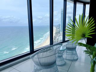Beachfront Luxe Escape at Surfers Paradise Parking - Surfers Paradise - 7