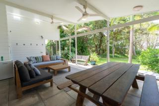 Driftwood on Home Beach - Absolute Beachfront - Point Lookout - 7