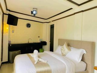 Castle View Hotel Resort - 4