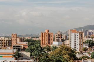 Medellin, Laureles - Luxury Penthouse, 5-min Zona Rosa, 5 Balconies, Panoramic City Views - 7