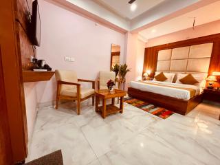 Hotel Golden Temple View by La Casa, Amritsar #top rated #most awarded #Swimming pool #prime location #luxury rooms #parking #rooftop cafe - Amritsar - 3