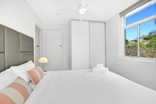 Waterfront 2-Bedroom Unit Walking to GC Convention - 3