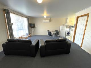 Castaway Holiday Apartments - Strahan - 3