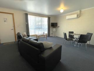 Castaway Holiday Apartments - Strahan - 1