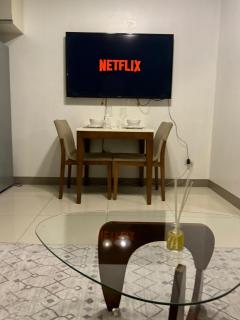 Modern Classic 1 Bedroom in Uptown BGC - Manila - 1