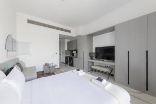 Brand New Studio 15 Mins Drive From Business Bay - Dubai - 5