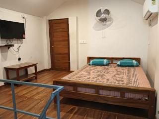 Brick and Wood Ranga Cottage - Kottakupam - 1
