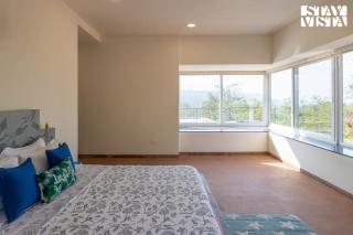 StayVista at The Chirping Villa with Infinity Pool - Pune - 6