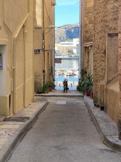 Cosy cottage by Alice Bord 2 mer - 6