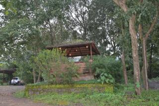 Rustic Lakeside Private Escape With Huge Private Pool 2min From Lake - Lonavala - 3