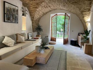 Quiet Provencal bastide with pool close Lourmarin - 3