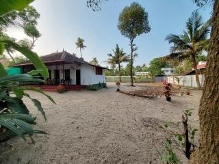 Michael Sanjohns Beach Villa - Mararikulam - 0