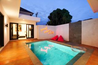 Stylish Umalas 2BR Villa With Private Pool - Kerobokan - 3