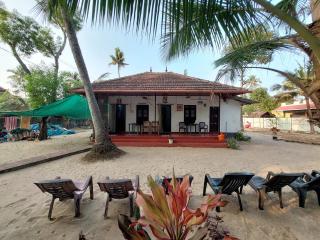 Michael Sanjohns Beach Villa - Mararikulam - 9