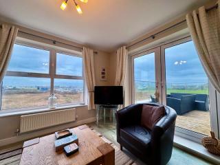 The Rise-5 Bed-4 Bath-Family-Beach-Home - Trearddur - 1