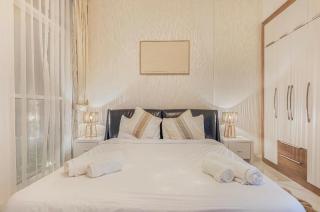 Trendy Fully Equipped Beautiful Apartment for Four near to Metro - 1